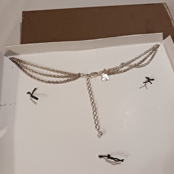 NWT! GORGEOUS CROSS NECKLACE - Picture 3 of 10